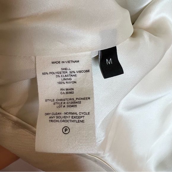 THEORY Christoris Pioneer Swing Coat in Cream. Size Medium - Picture 13 of 15